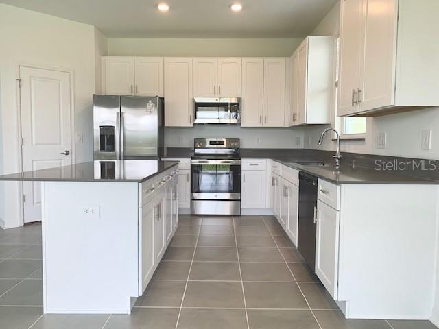 Image 17 of 37 For 668 Grove Street