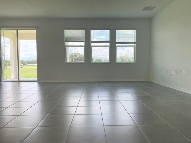 Image 19 of 37 For 668 Grove Street