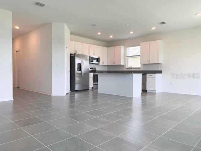 Image 21 of 37 For 668 Grove Street