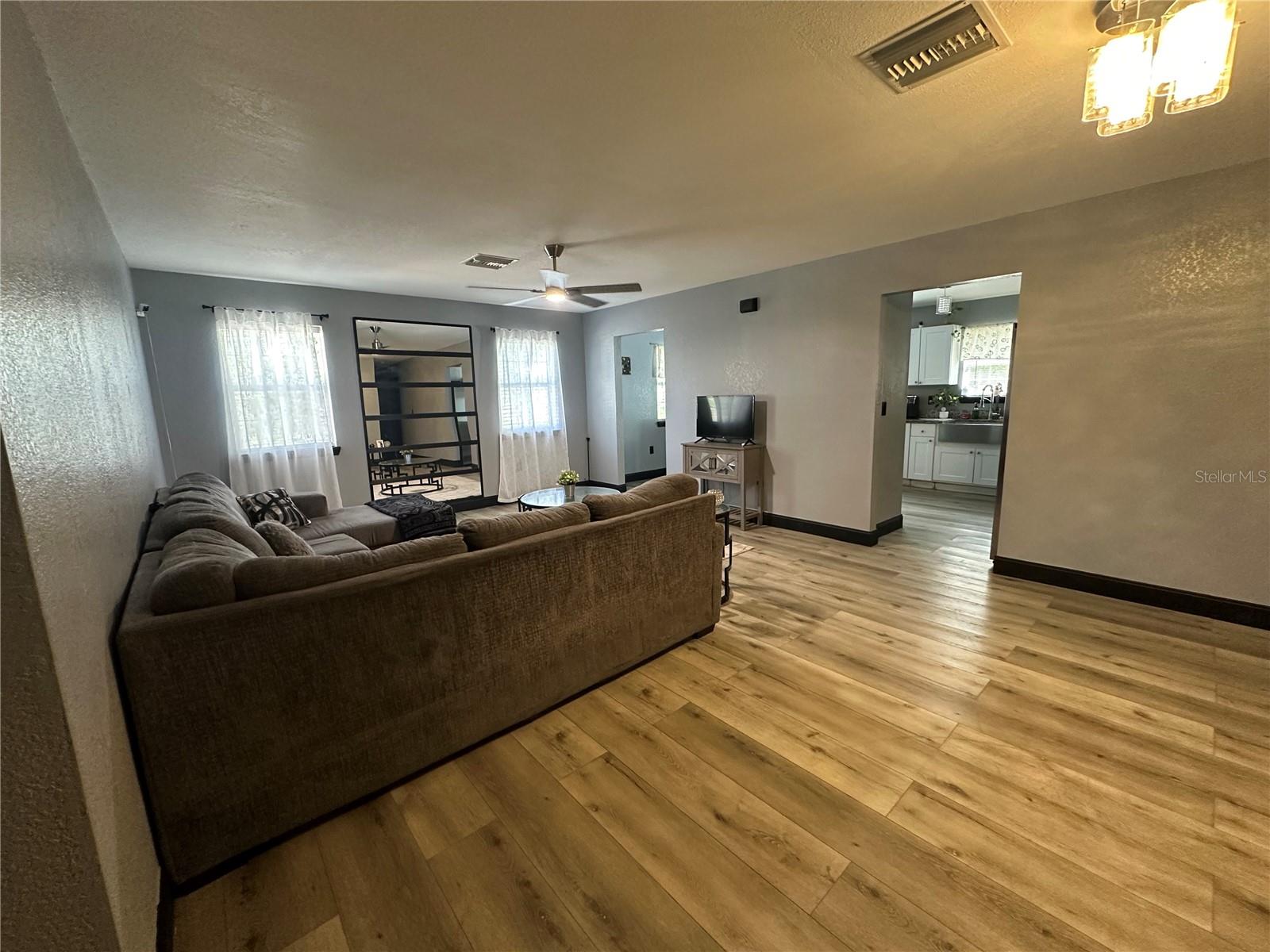 Image 22 of 44 For 11800 State Road 60 E