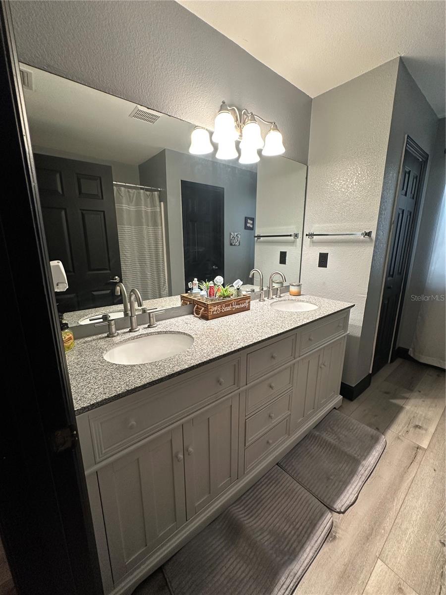 Image 27 of 44 For 11800 State Road 60 E