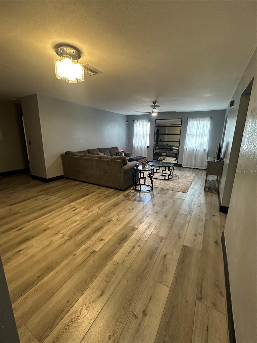 Image 42 of 44 For 11800 State Road 60 E