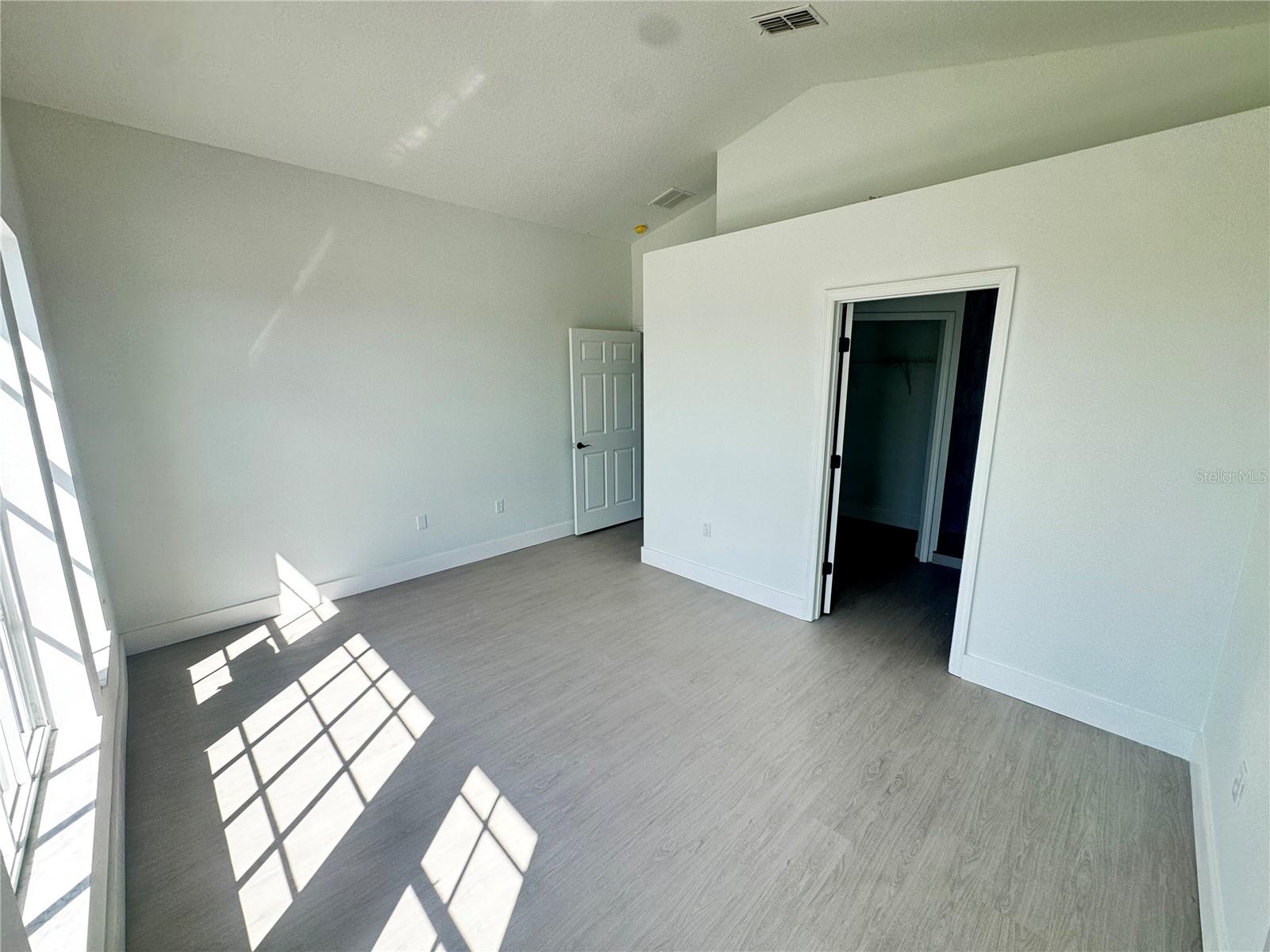 Image 11 of 36 For 207 High Ridge Drive