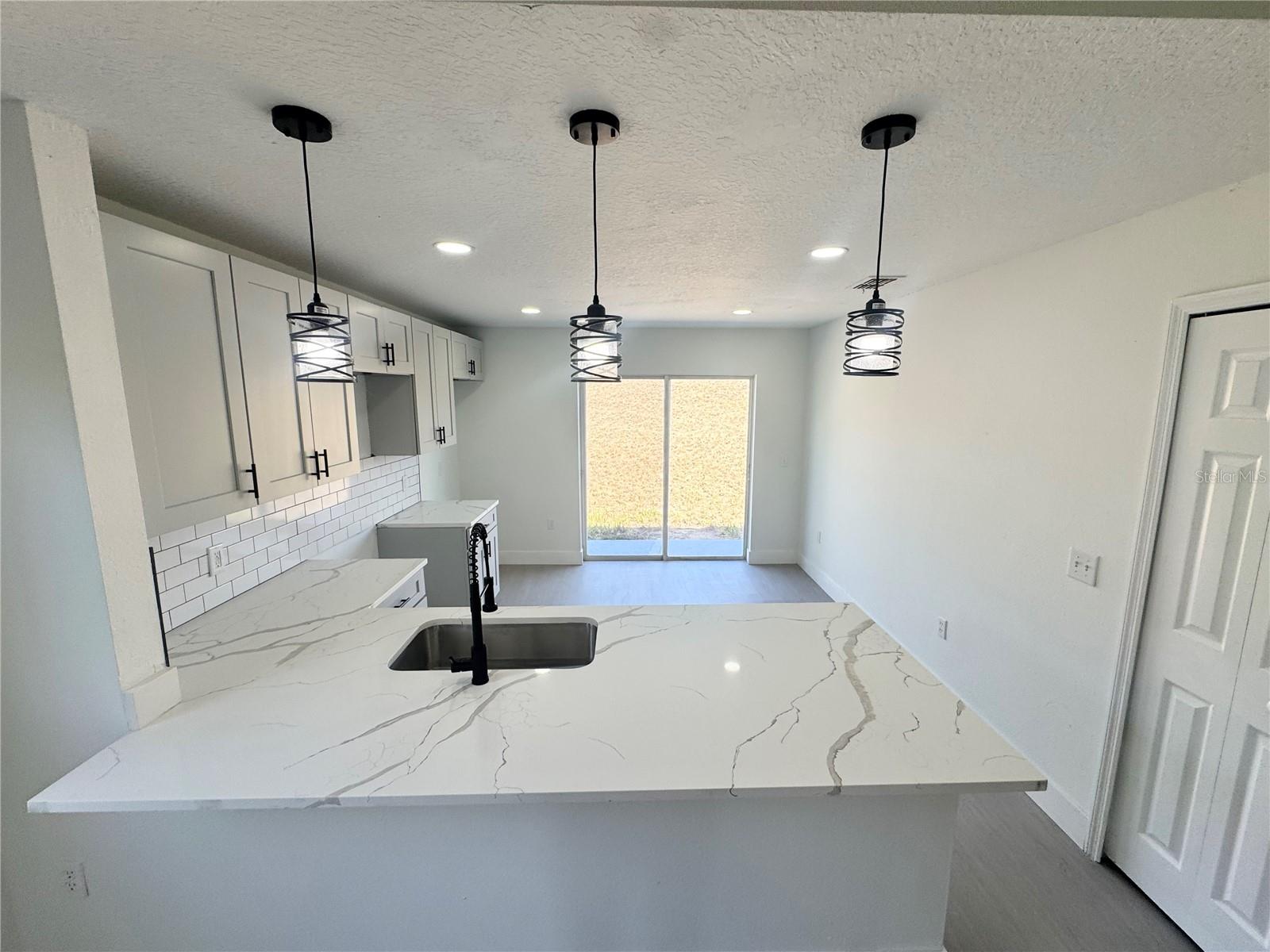 Image 9 of 36 For 207 High Ridge Drive
