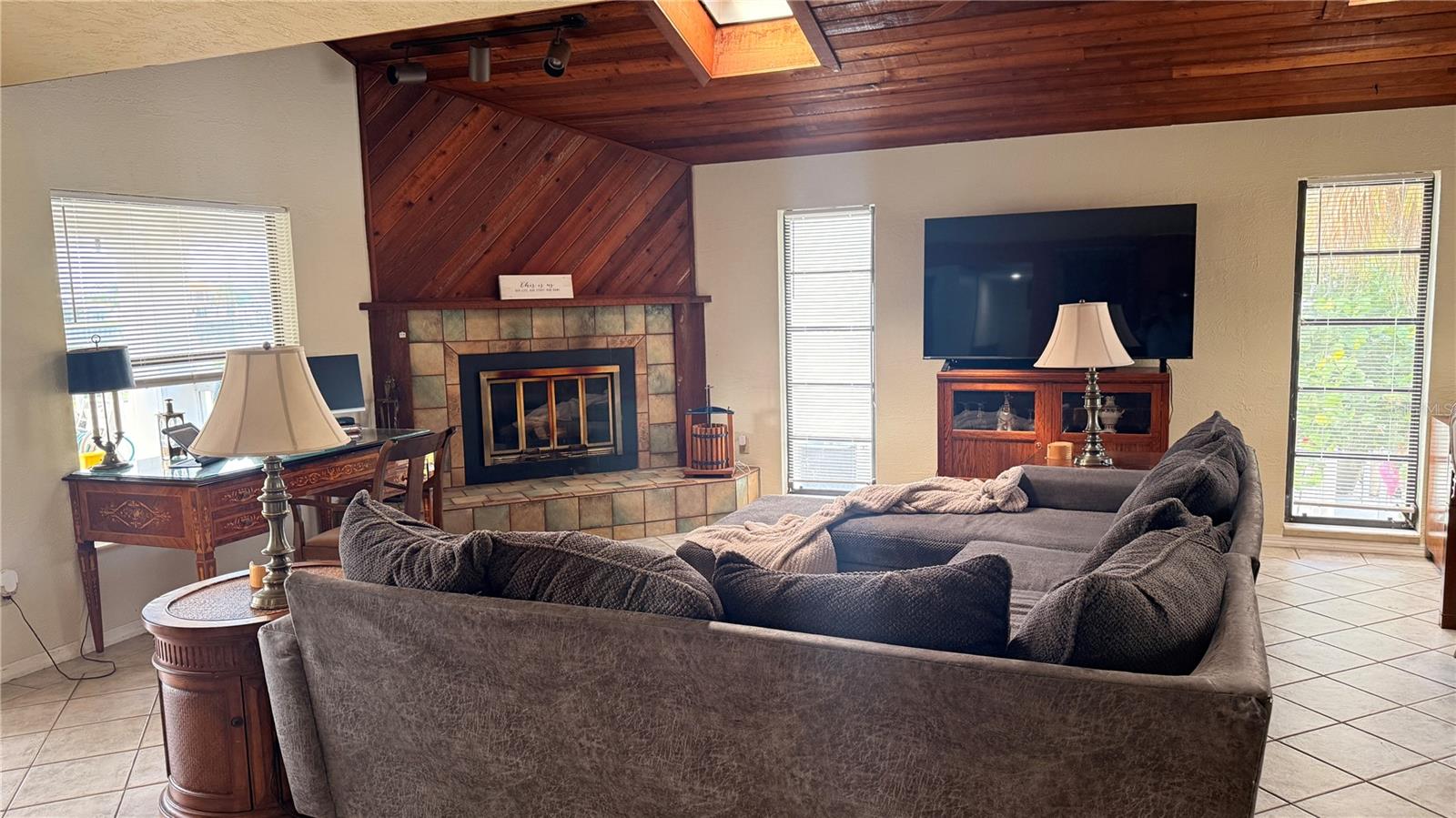 Image 7 of 59 For 3104 Maritana Drive