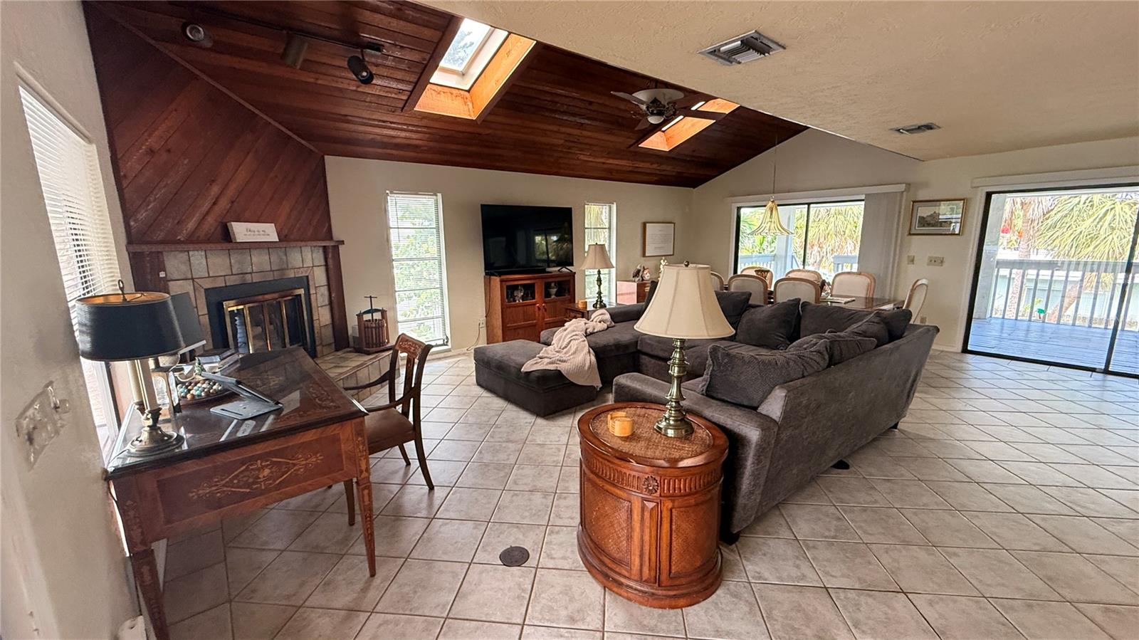 Image 8 of 59 For 3104 Maritana Drive