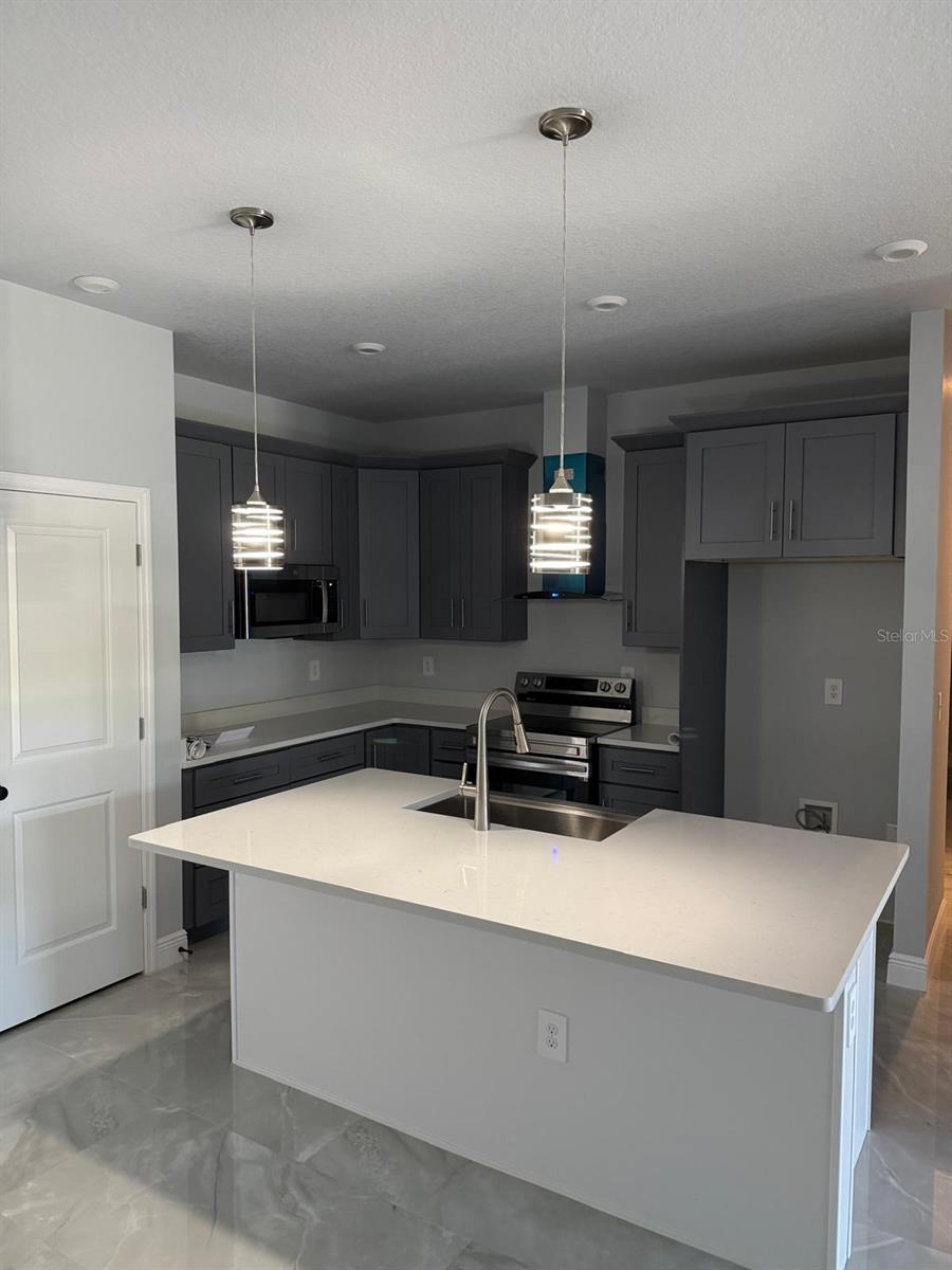 Image 2 of 18 For 373 Amberjack Court
