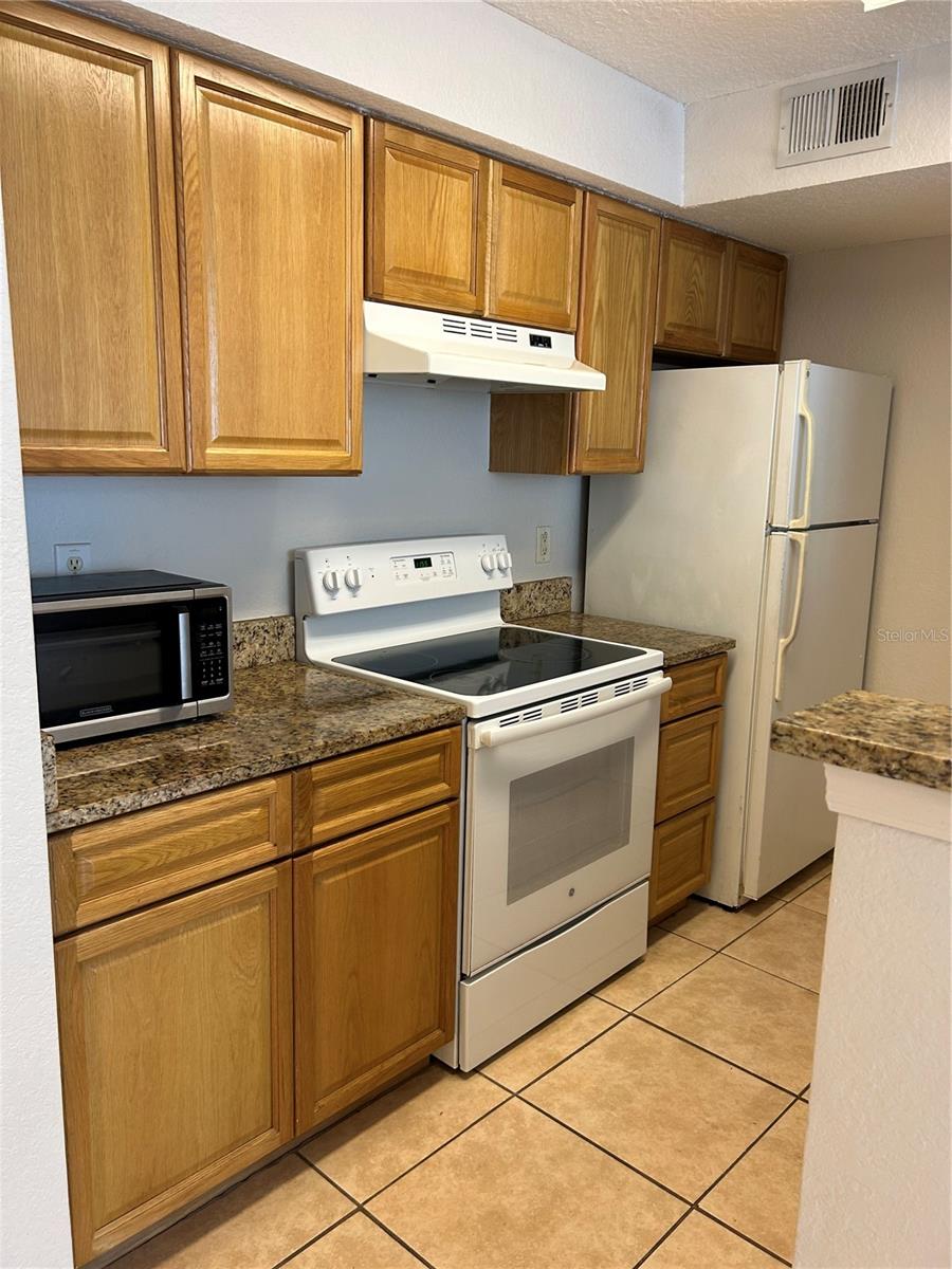 Image 18 of 28 For 2209 Antigua Place 826
