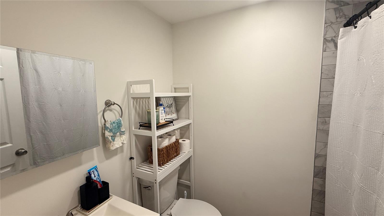 Image 14 of 20 For 10530 Lake Drive
