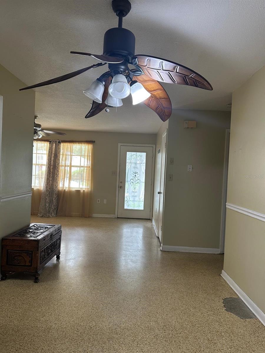 Image 6 of 19 For 707 Thacker Avenue