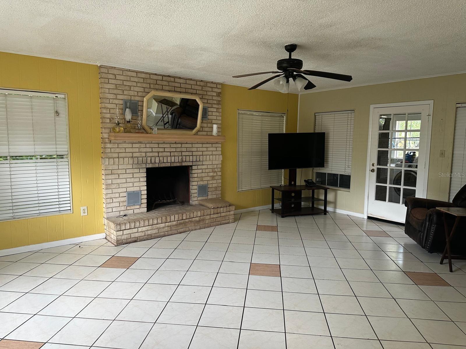 Image 9 of 19 For 707 Thacker Avenue