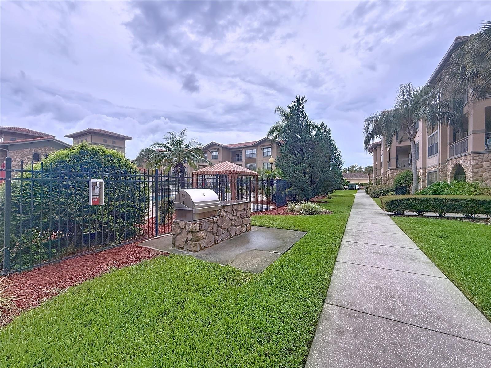 Image 14 of 21 For 906 Charo Pkwy  434