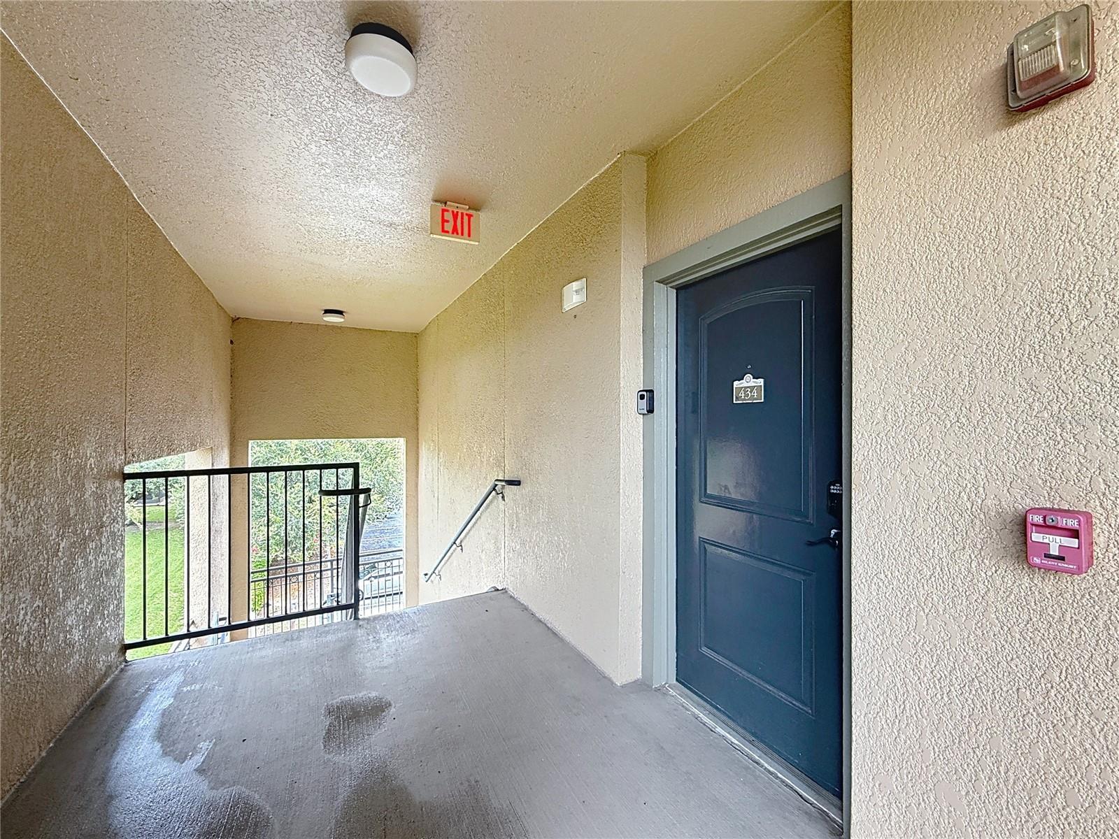 Image 19 of 21 For 906 Charo Pkwy  434