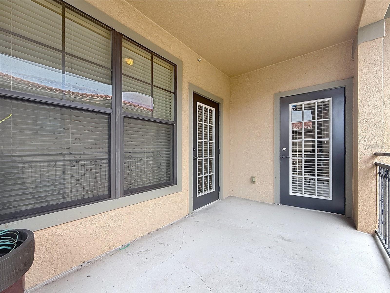 Image 20 of 21 For 906 Charo Pkwy  434