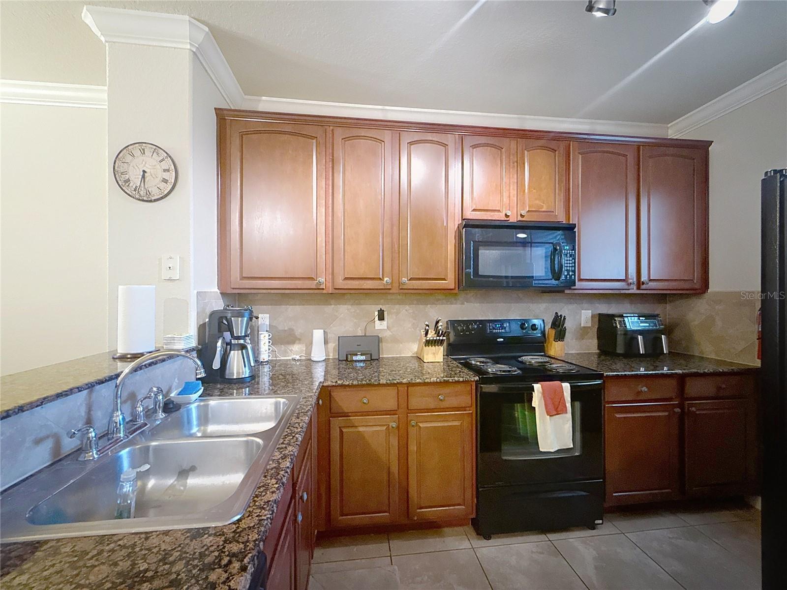 Image 5 of 21 For 906 Charo Pkwy  434