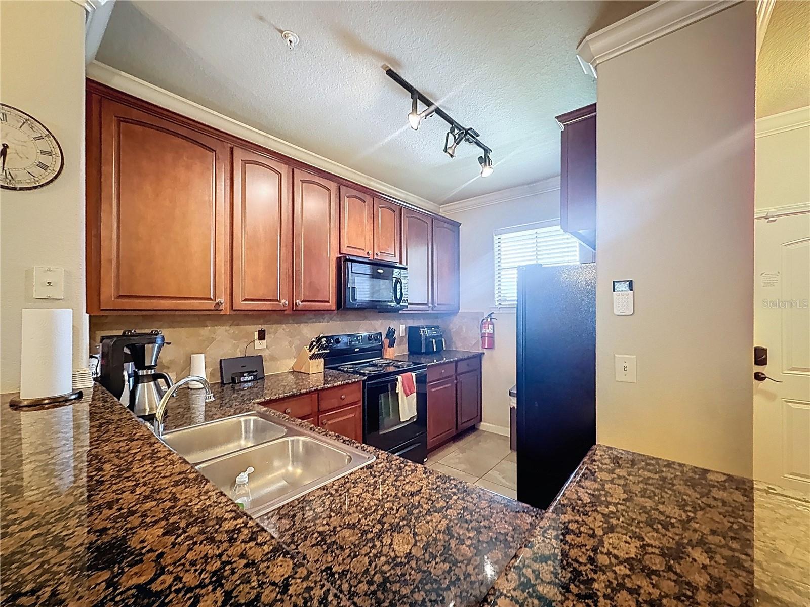 Image 9 of 21 For 906 Charo Pkwy  434