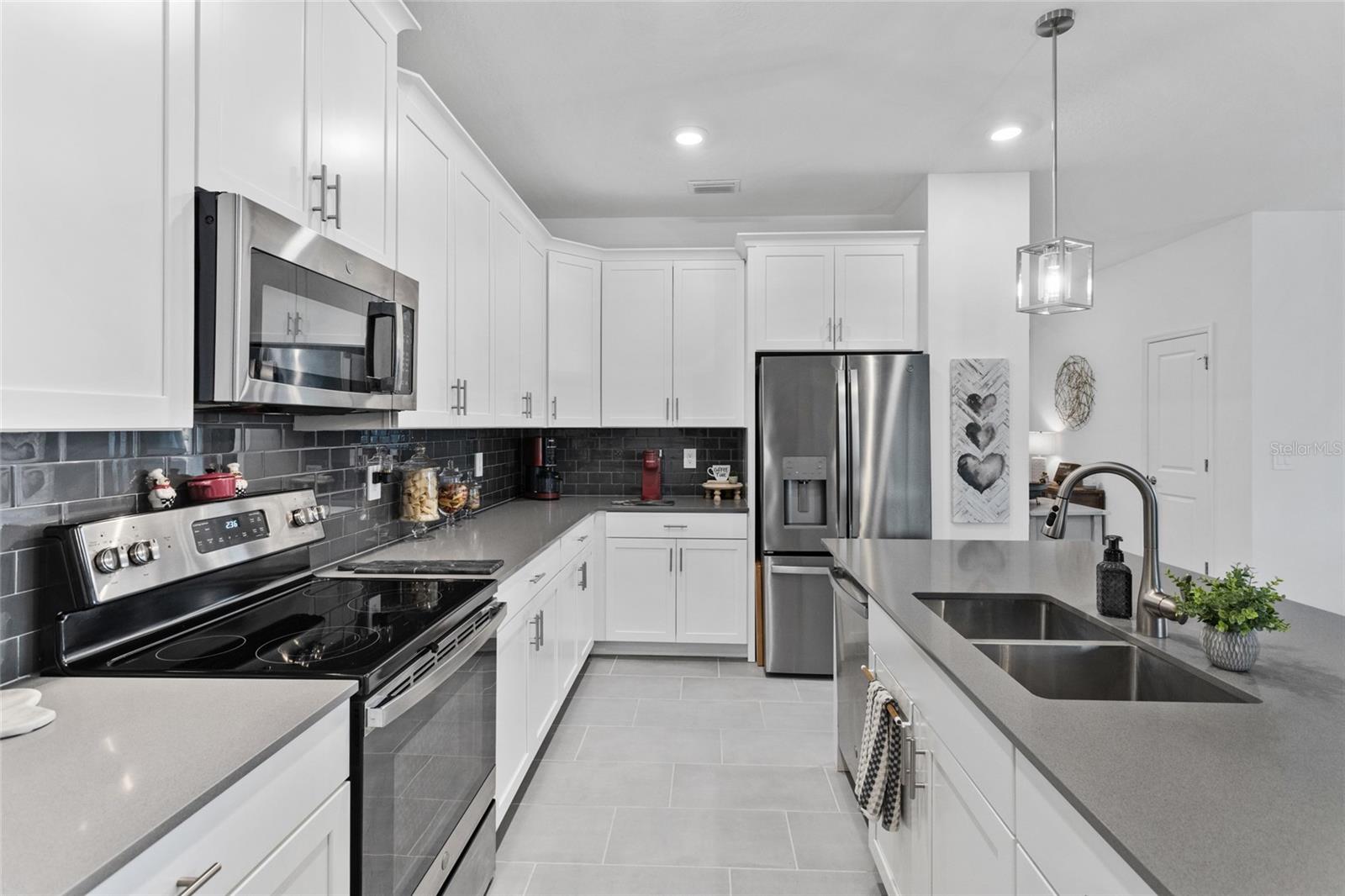 Image 16 of 55 For 2931 Camden Way
