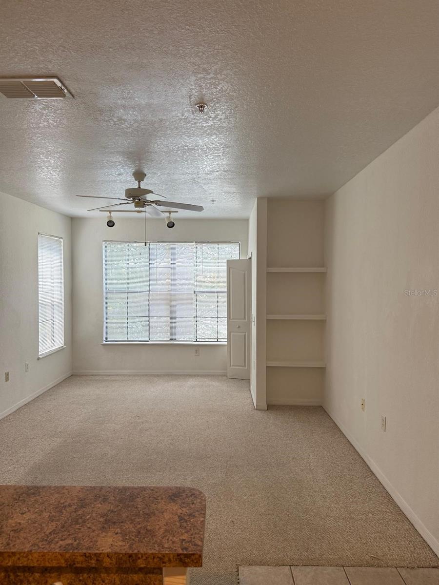 Image 4 of 6 For 6137 Metrowest Boulevard 206