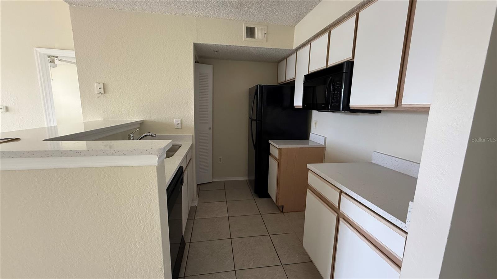 Image 33 of 56 For 2203 Key West Court 437