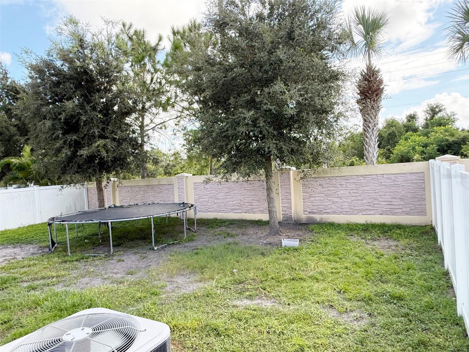 Image 18 of 21 For 2813 Mosshire Circle