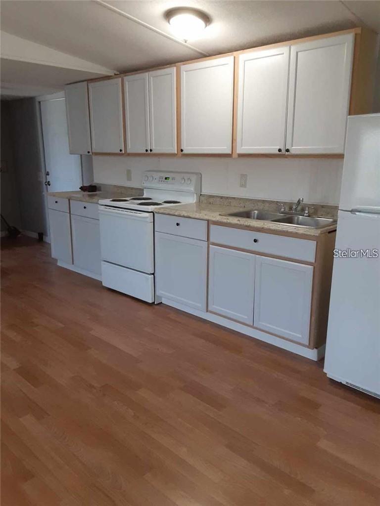 Image 3 of 12 For 639 Ellison Parkway
