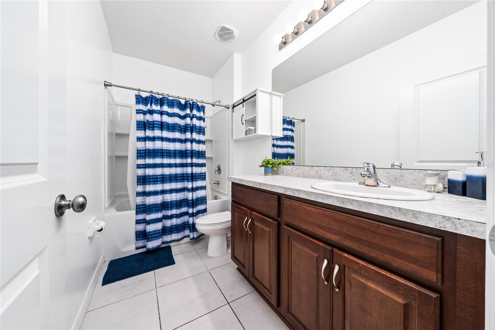 Image 15 of 23 For 568 Meadow Bend Drive