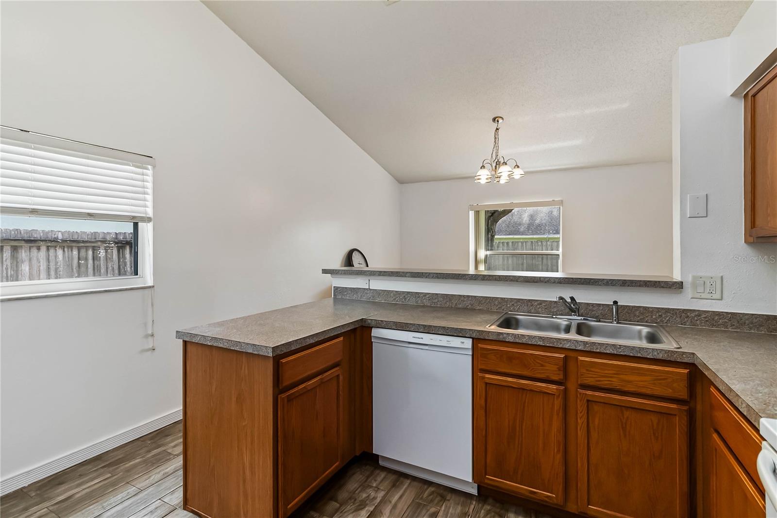 Image 15 of 30 For 2542 Camphorwood Circle