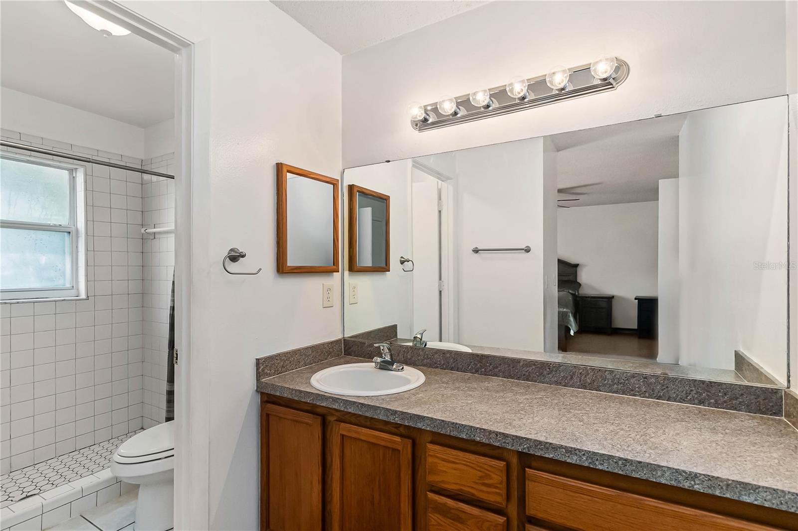 Image 25 of 30 For 2542 Camphorwood Circle
