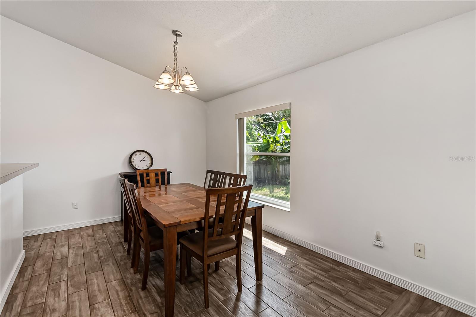 Image 9 of 30 For 2542 Camphorwood Circle