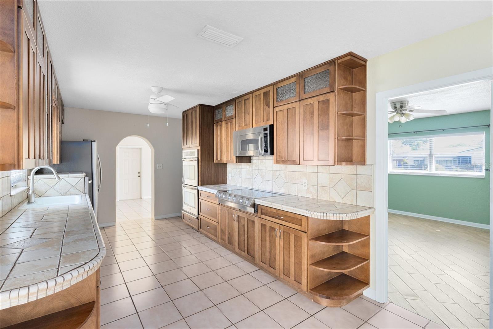 Image 11 of 28 For 10 Carolina Avenue