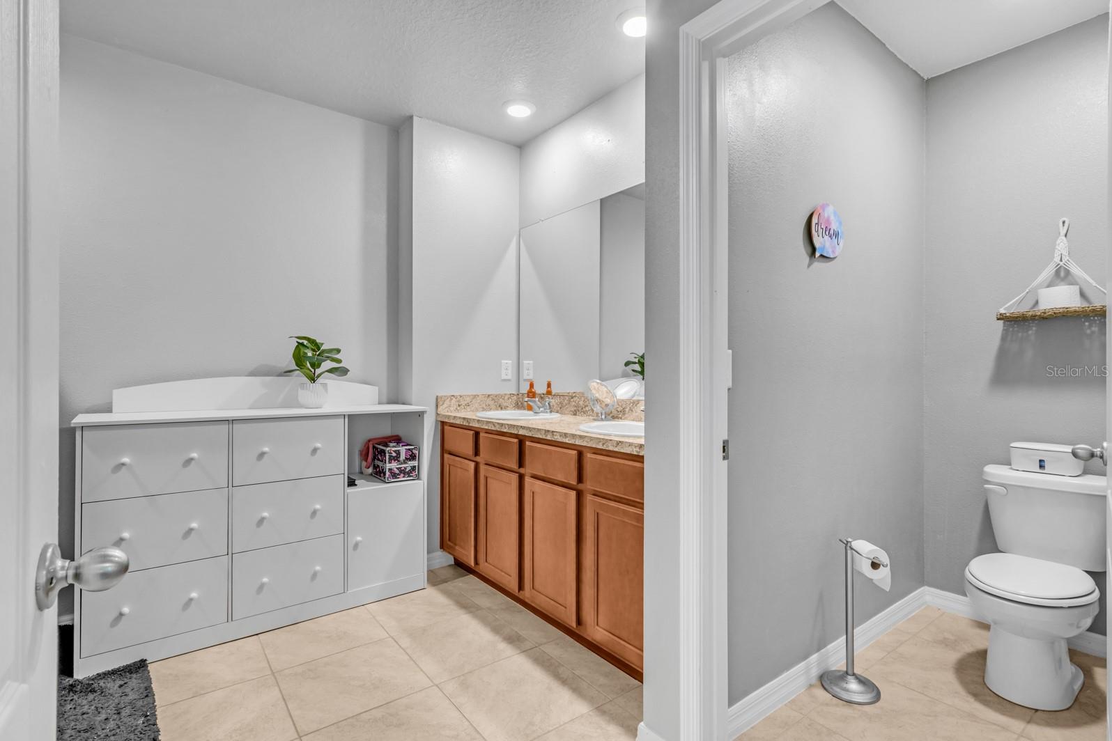 Image 11 of 41 For 716 Brooklet Drive