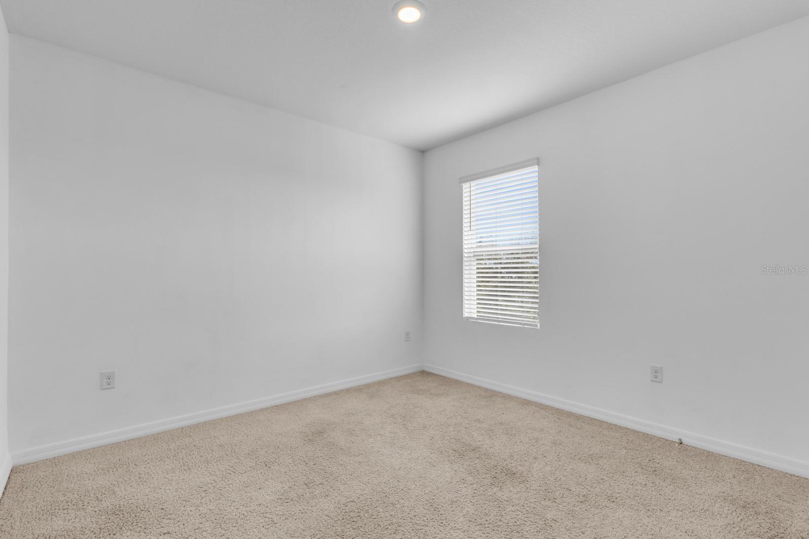 Image 15 of 41 For 716 Brooklet Drive