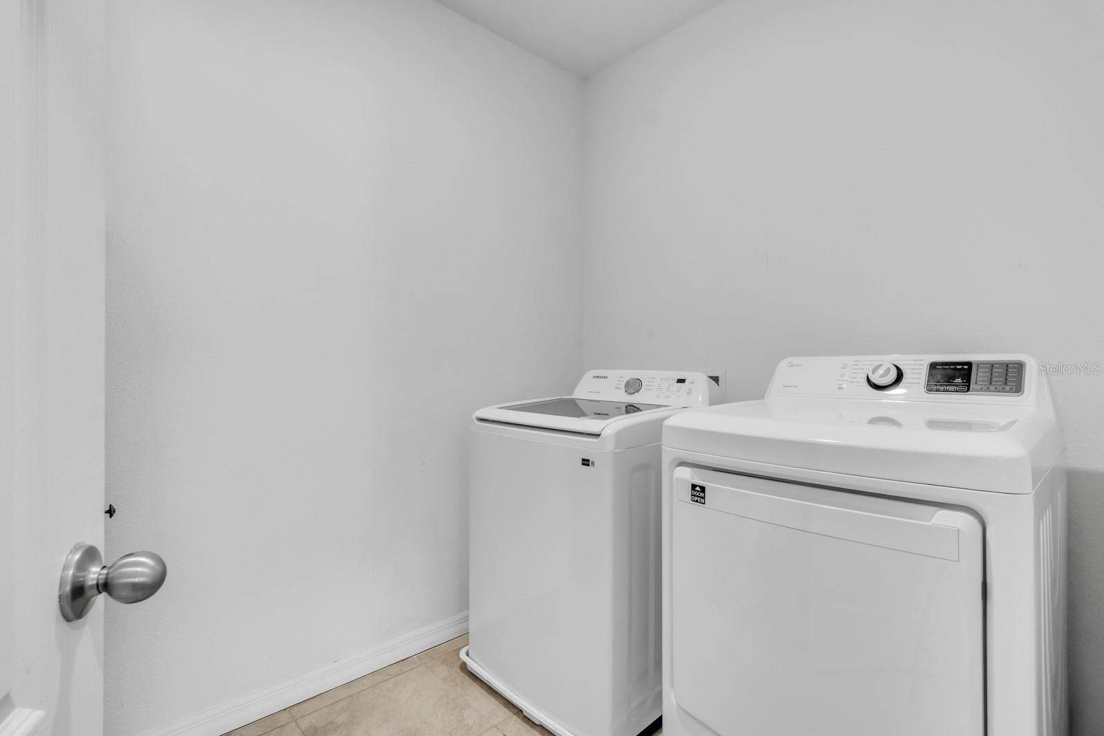 Image 19 of 41 For 716 Brooklet Drive