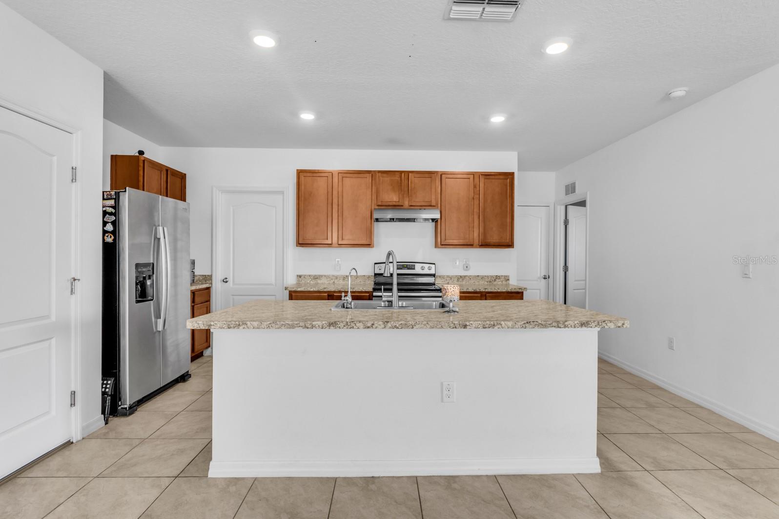Image 4 of 41 For 716 Brooklet Drive
