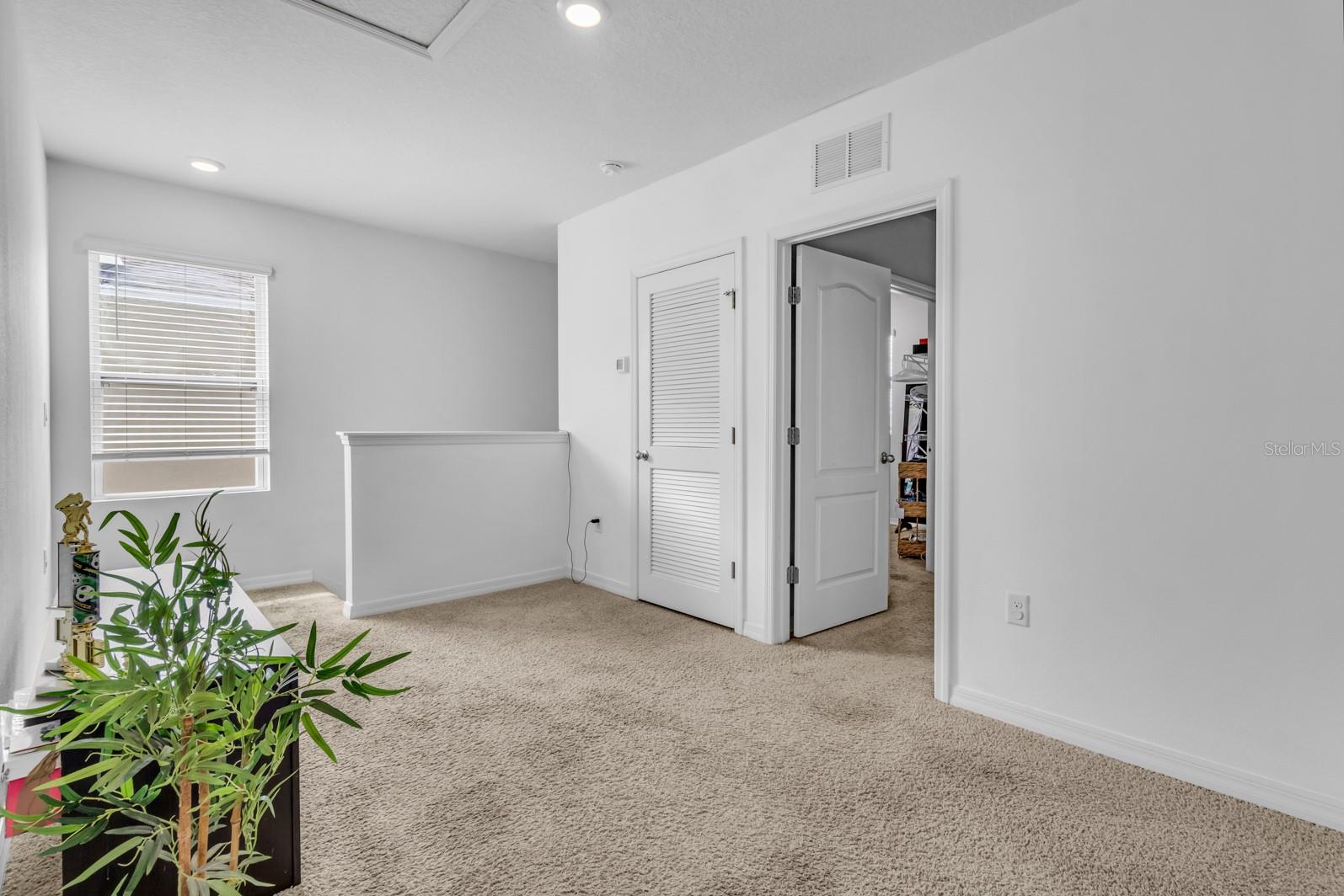 Image 8 of 41 For 716 Brooklet Drive