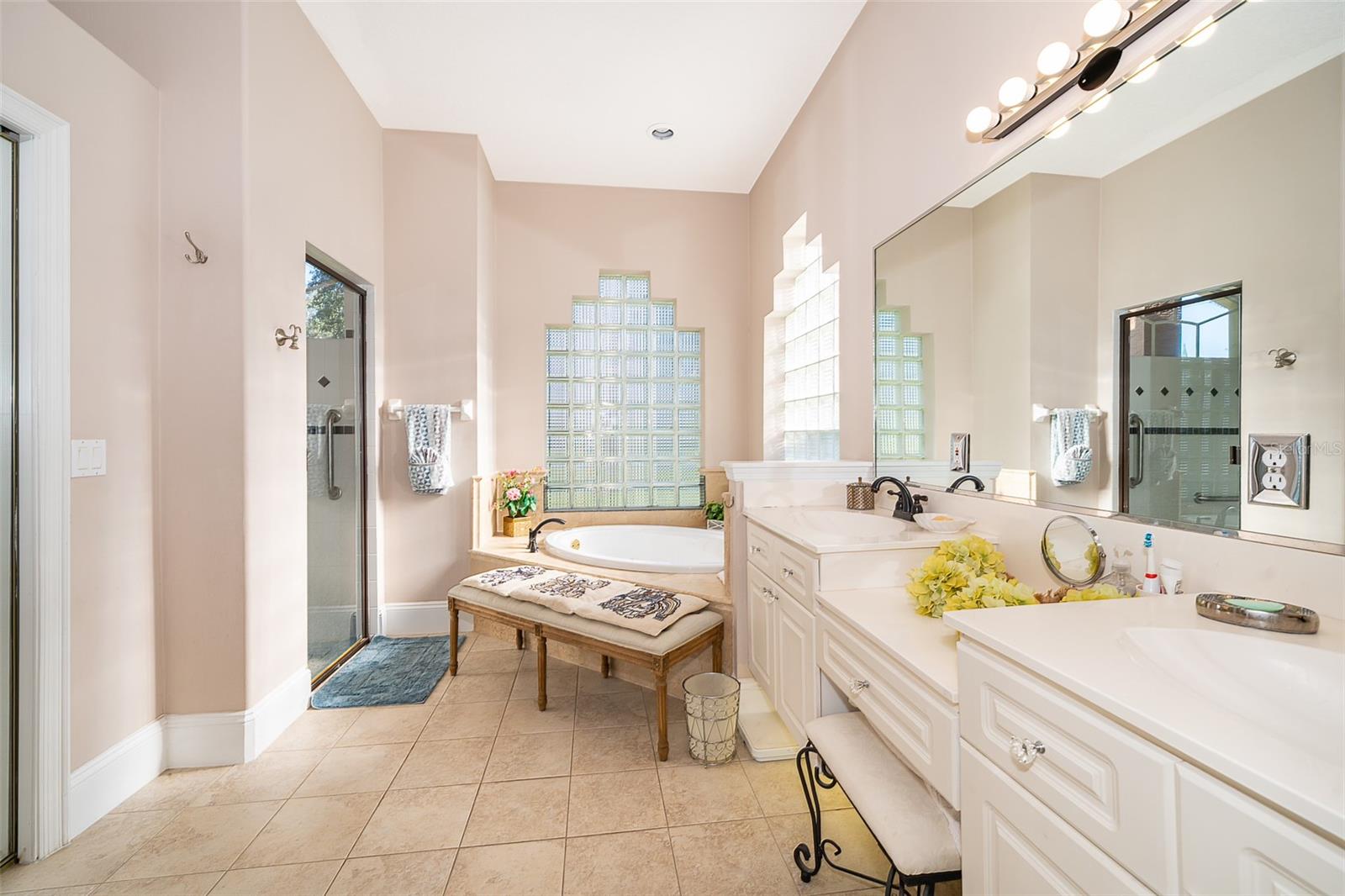 Image 13 of 20 For 8118 Vineland Oaks Boulevard