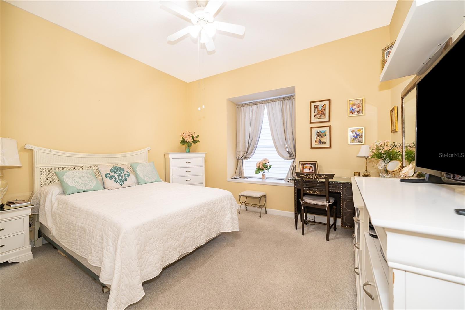 Image 16 of 20 For 8118 Vineland Oaks Boulevard