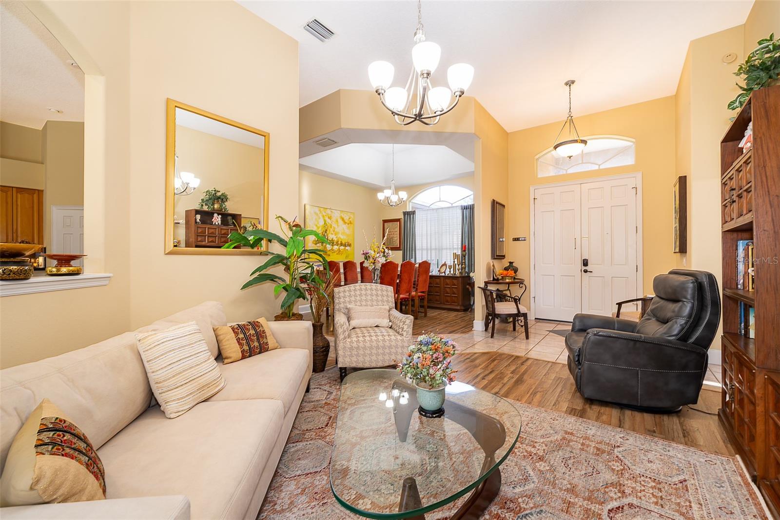 Image 4 of 20 For 8118 Vineland Oaks Boulevard