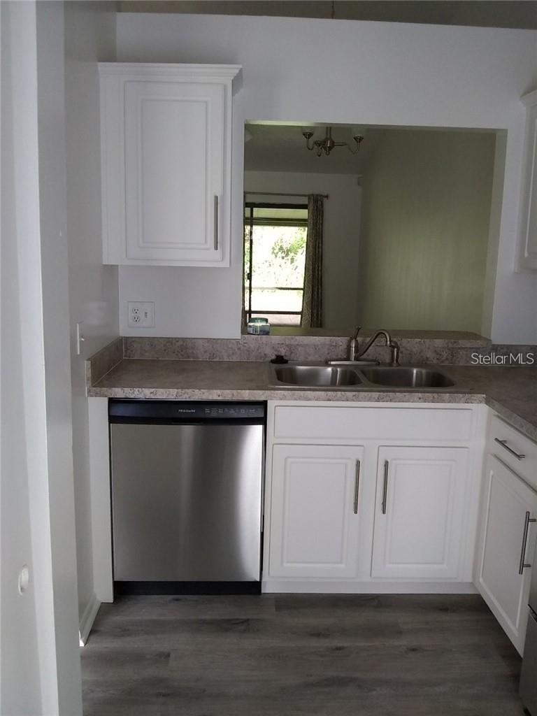 Image 10 of 19 For 227 Creekside Way