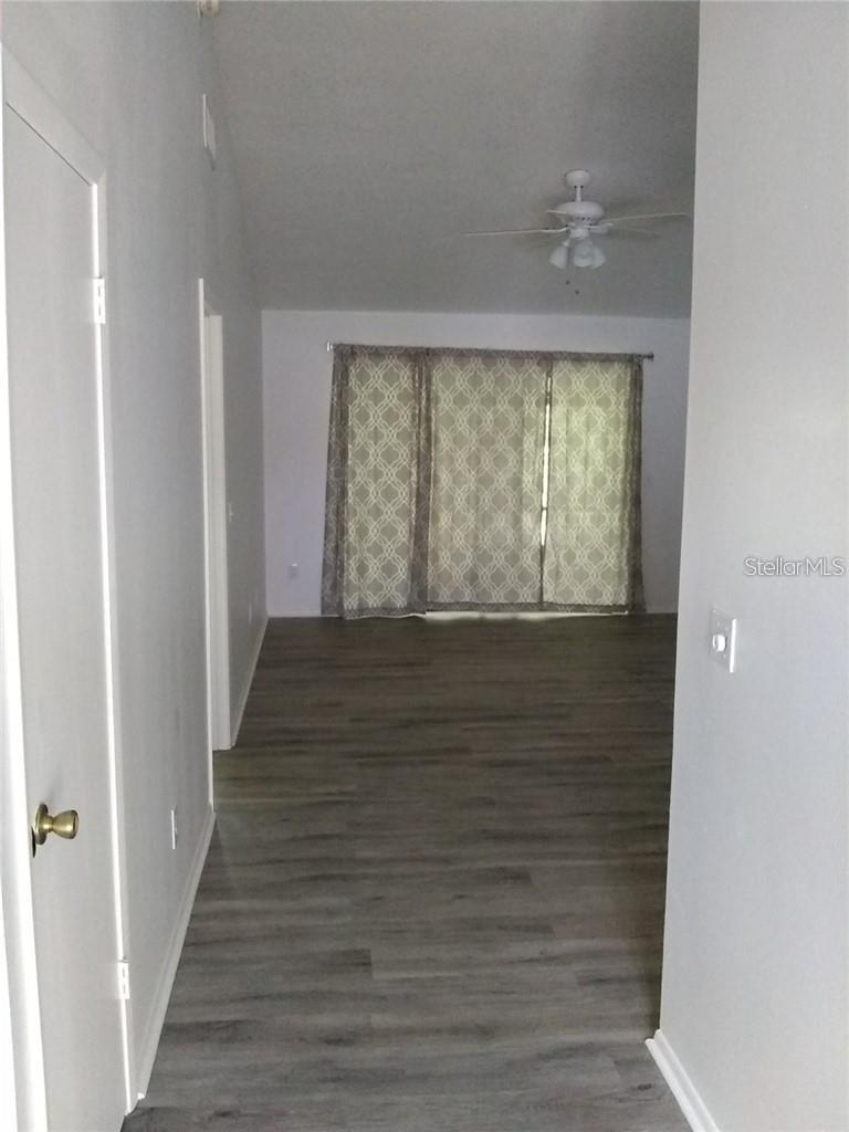 Image 4 of 9 For 227 Creekside Way