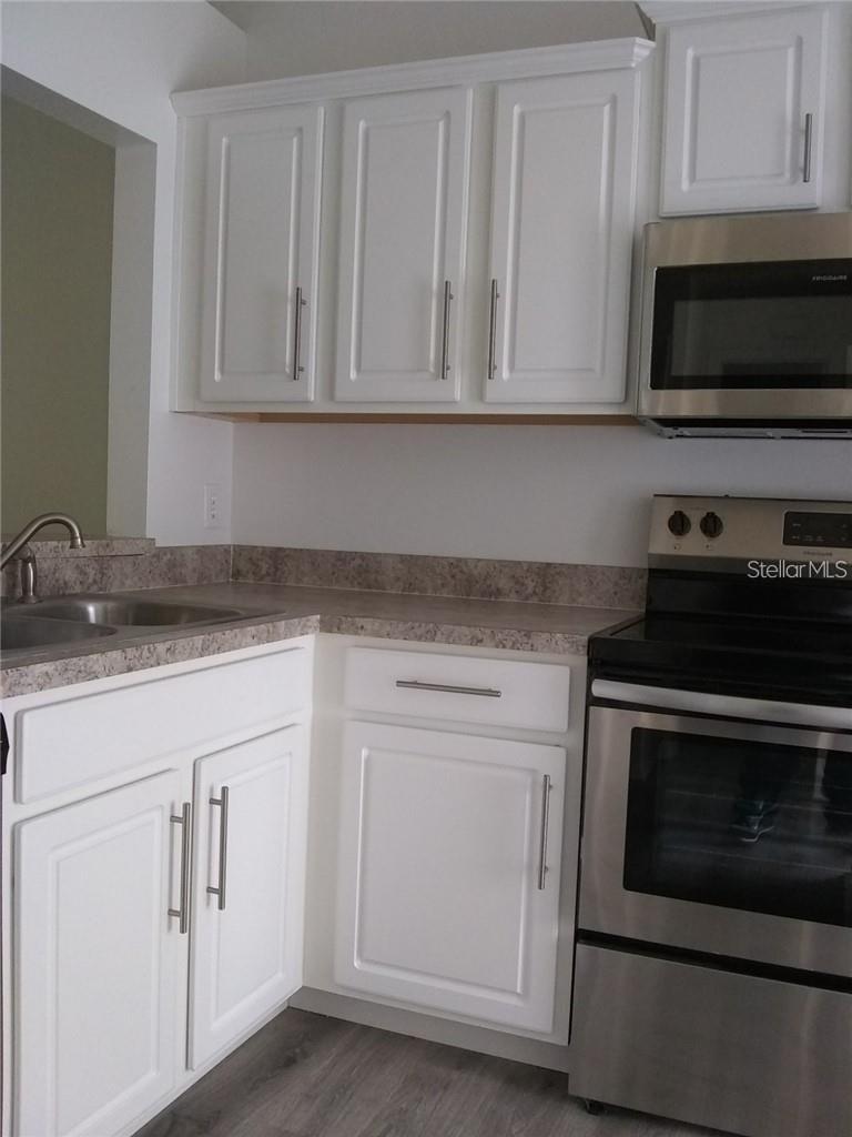 Image 7 of 9 For 227 Creekside Way