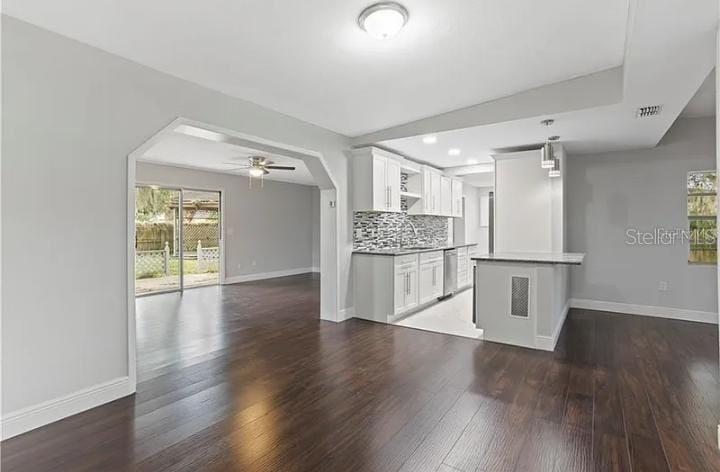 Image 4 of 19 For 4515 Seybold Avenue