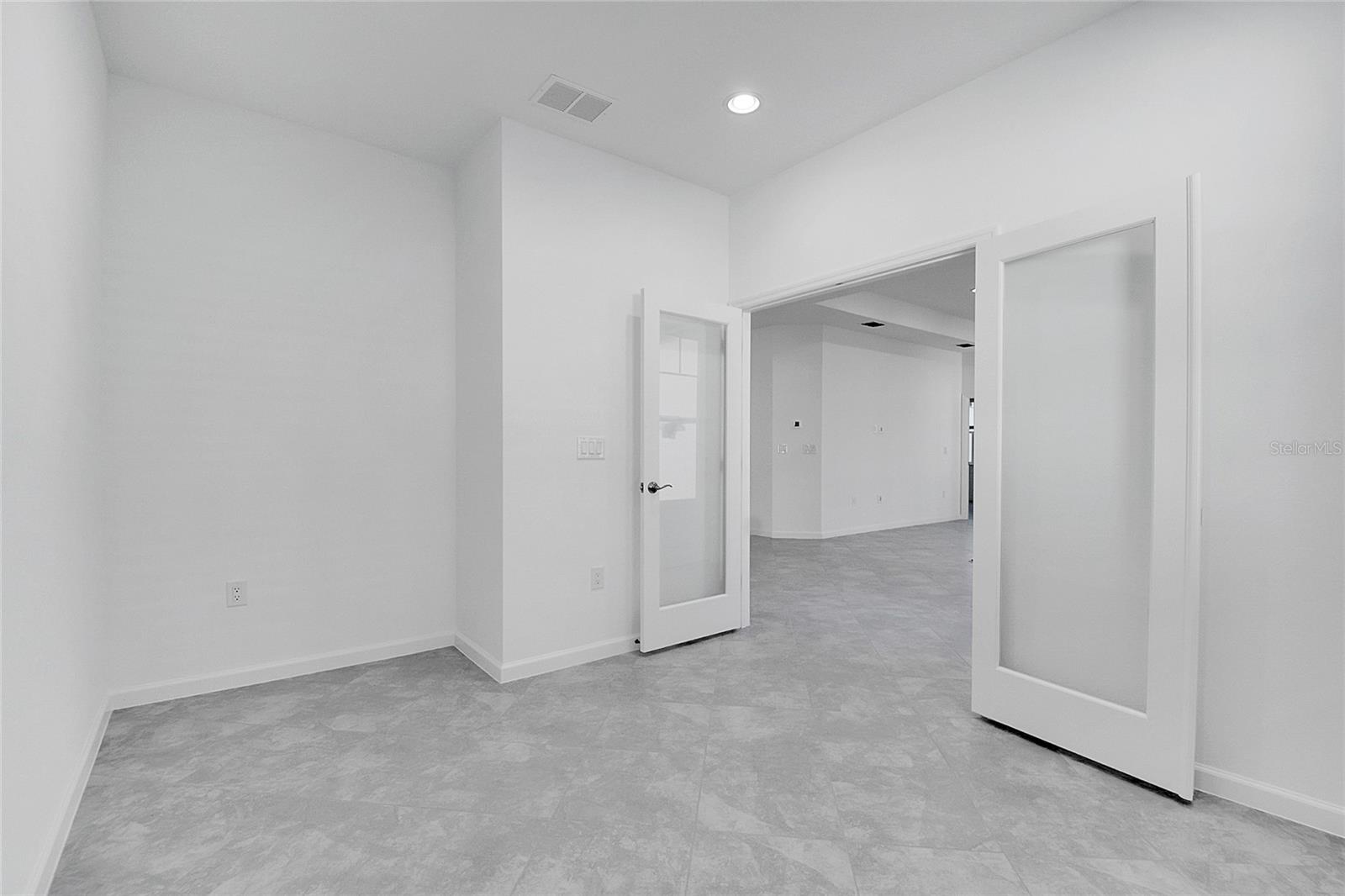 Image 39 of 66 For 215 Summertime Place