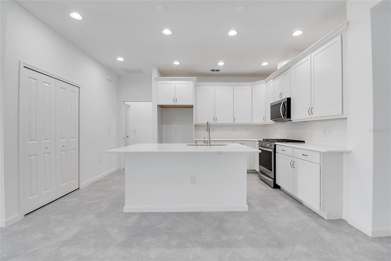 Image 41 of 66 For 215 Summertime Place