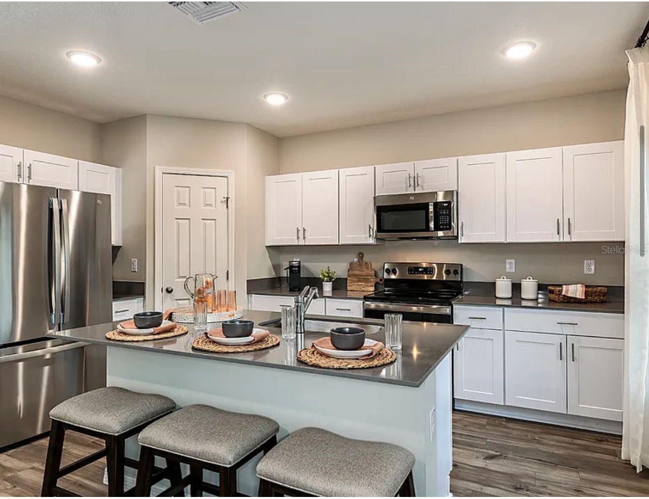 Image 5 of 15 For 2212 Canyon Oak Drive