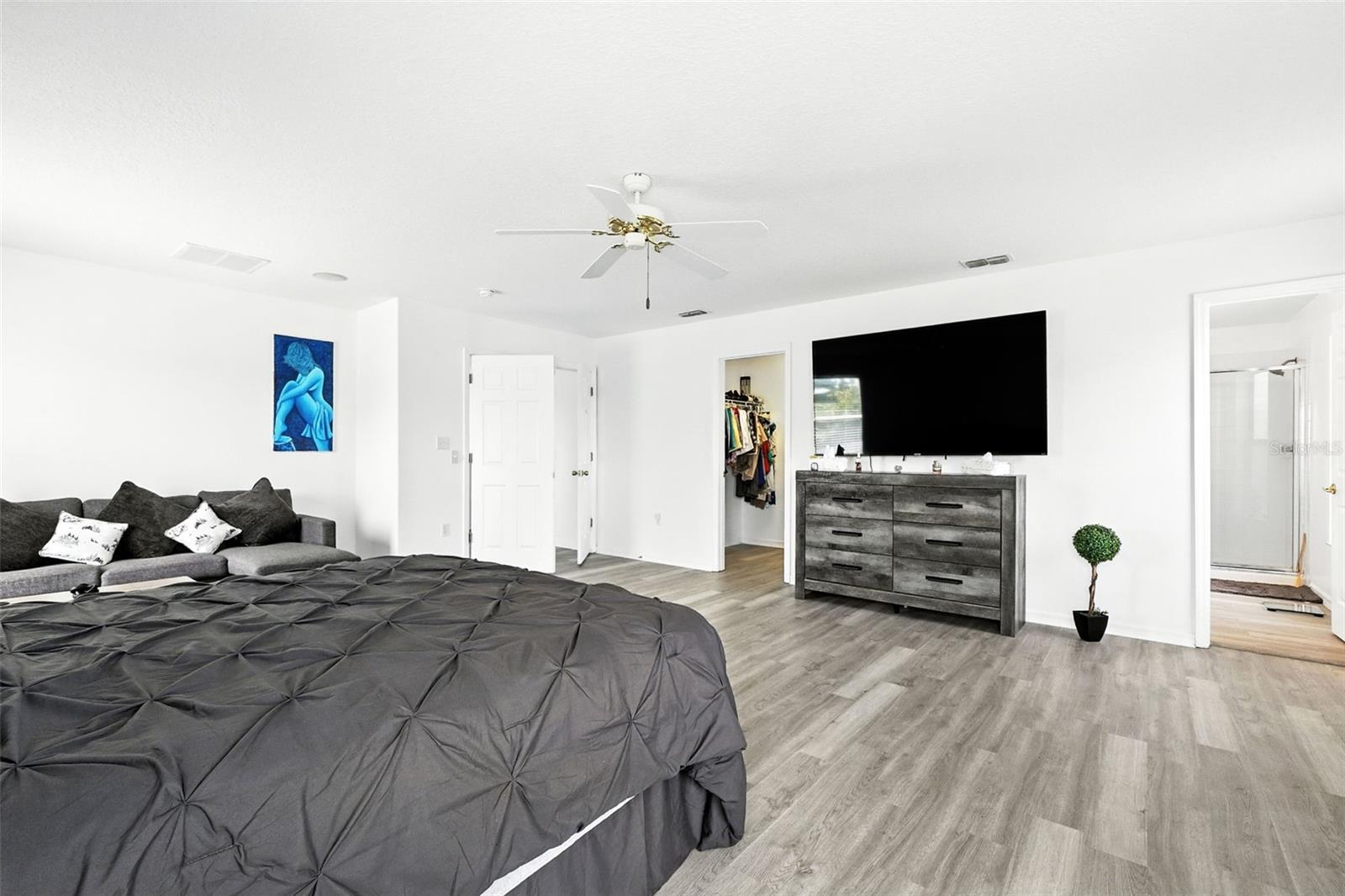 Image 36 of 68 For 2714 Portchester Court