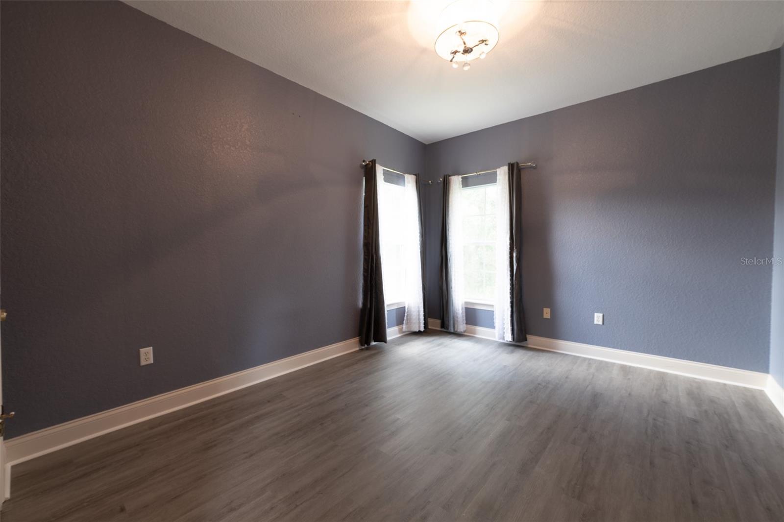 Image 11 of 33 For 10430 Birch Tree Lane