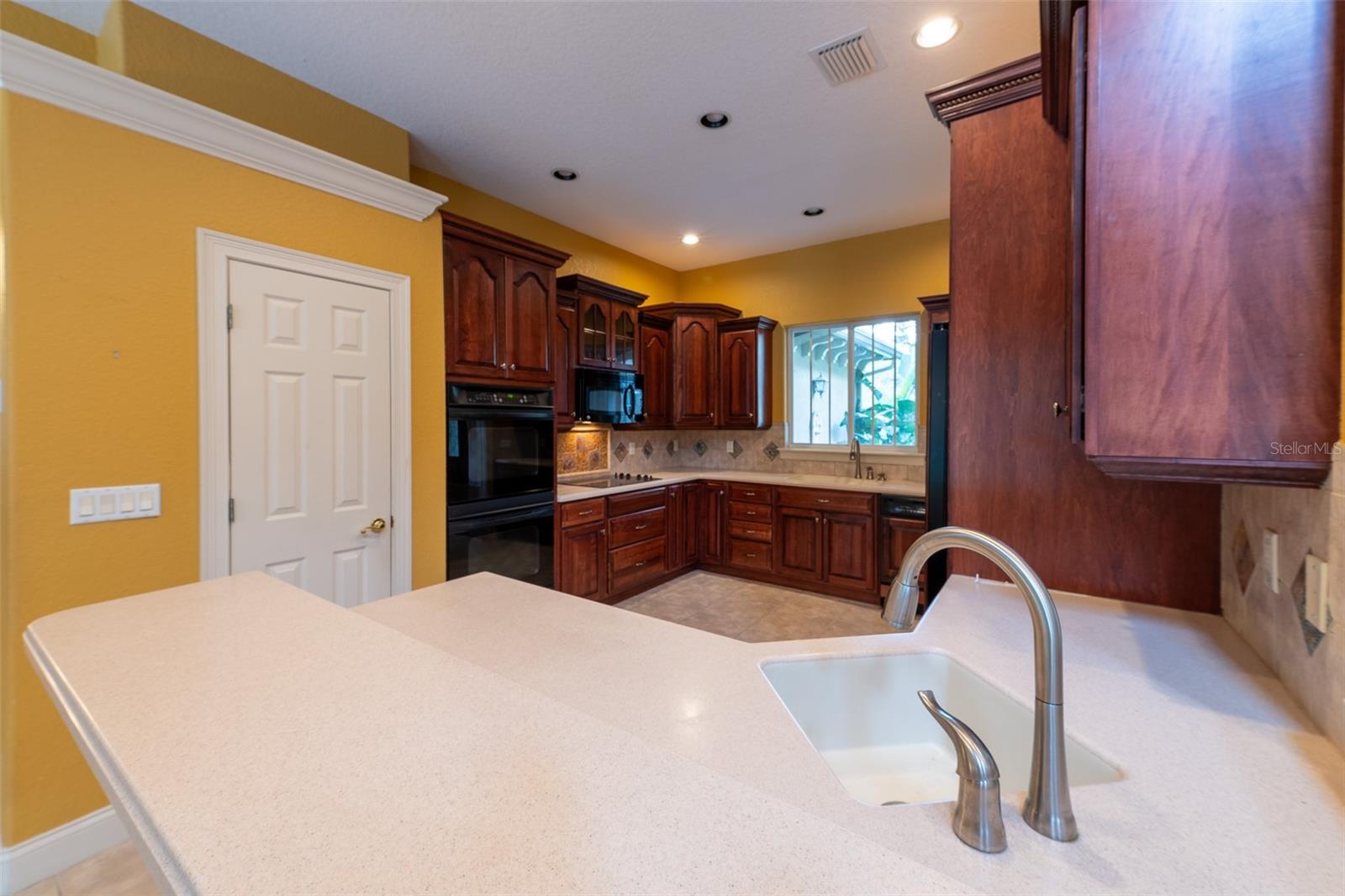 Image 5 of 33 For 10430 Birch Tree Lane