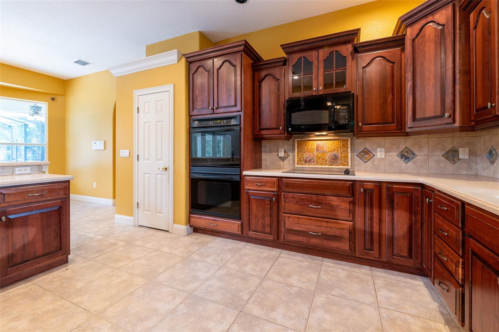 Image 6 of 33 For 10430 Birch Tree Lane
