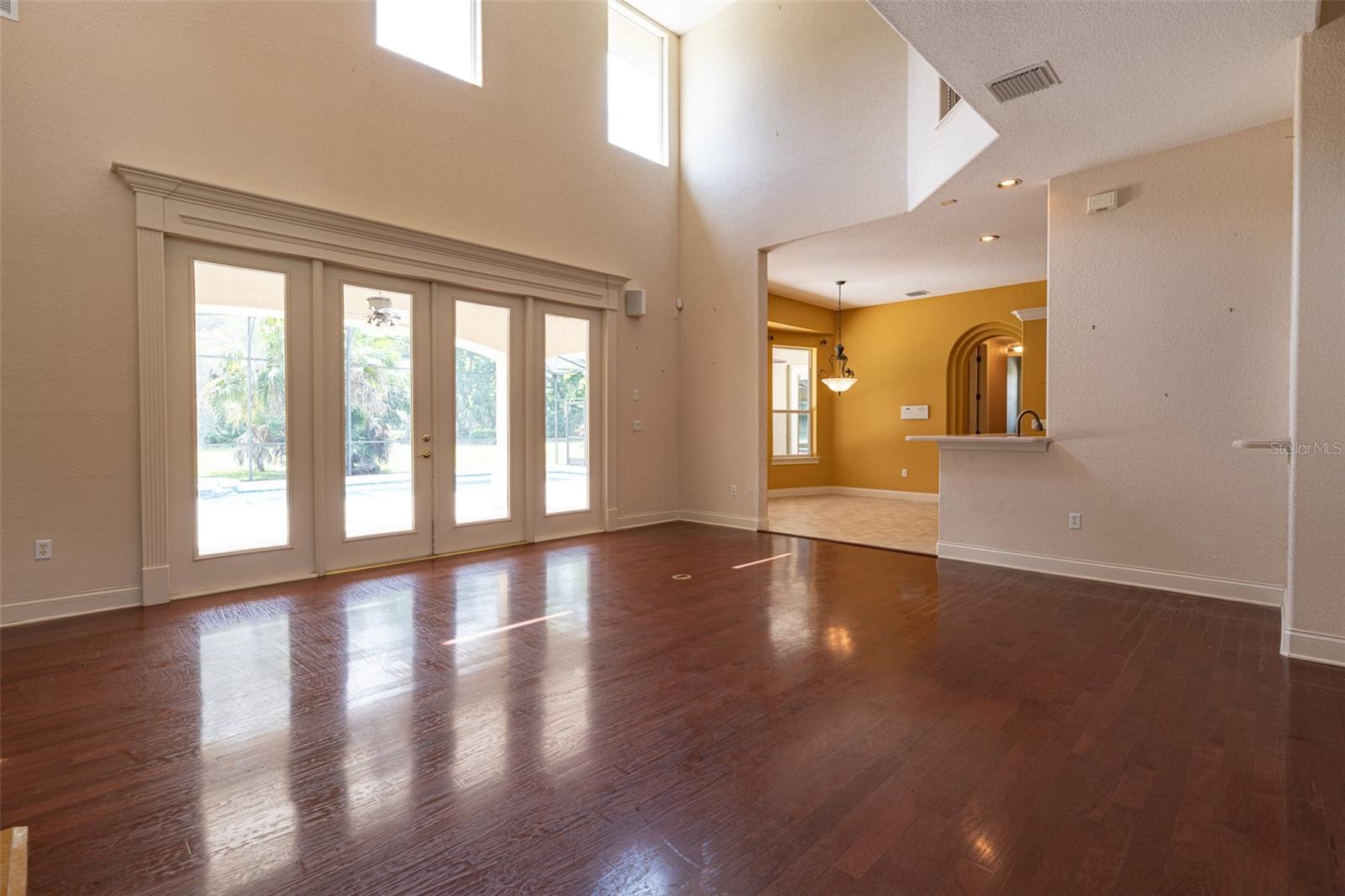 Image 7 of 33 For 10430 Birch Tree Lane
